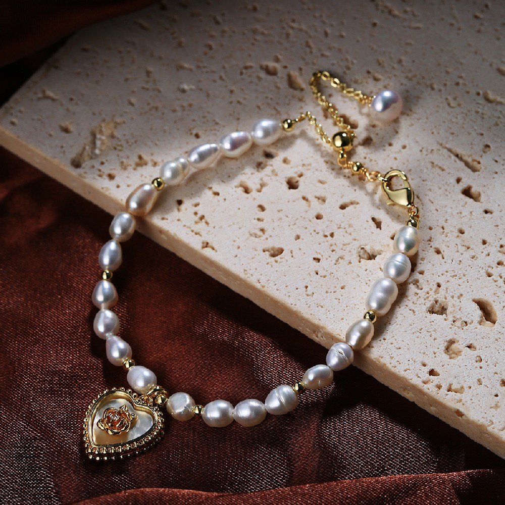 Pearl bracelet