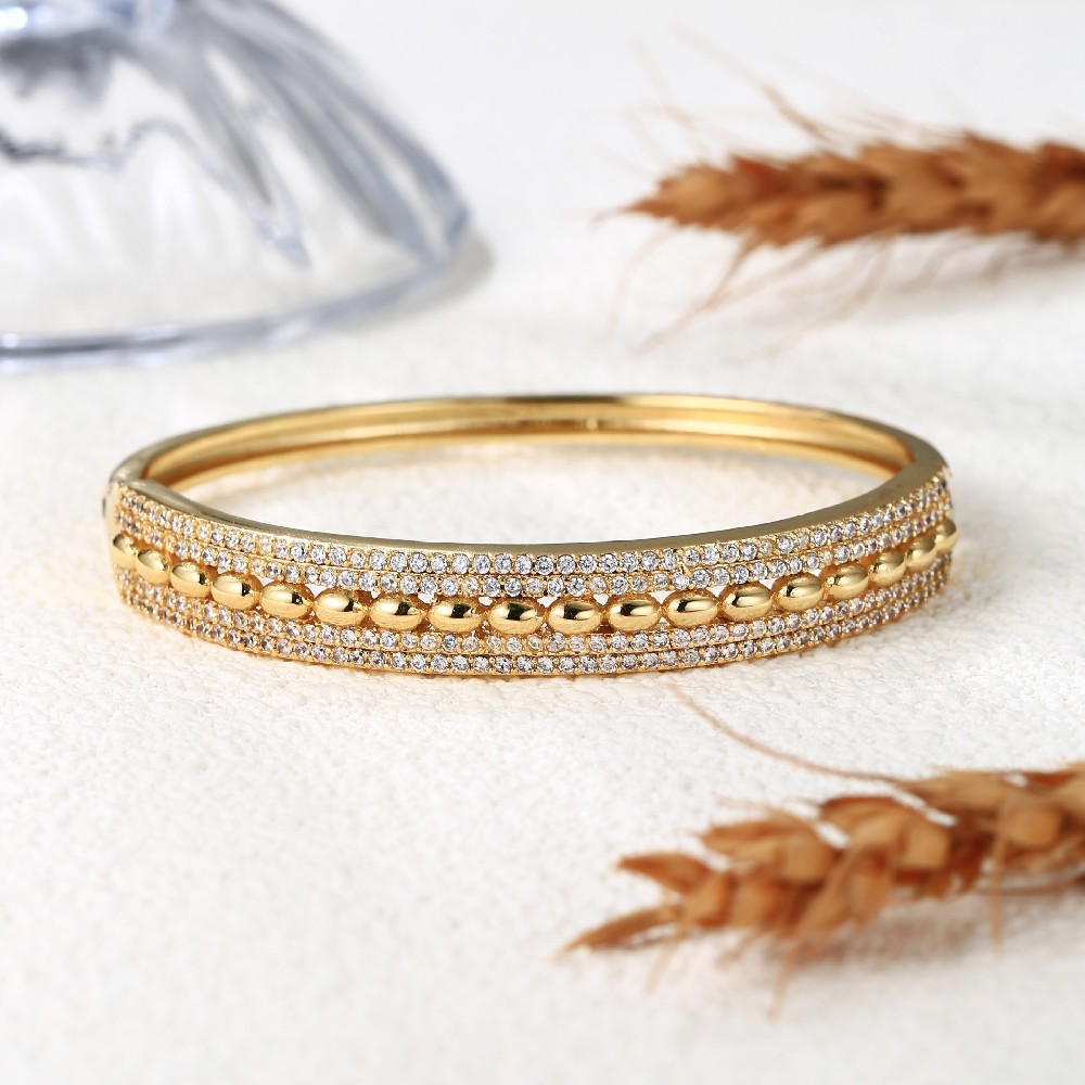 Fashion Jewelry Gold Plated Brass Zircon Bangle for Women