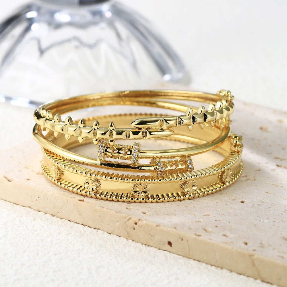 Fahion Jewelry 3 Pieces Brass Gold Plated Bangle Set for Women
