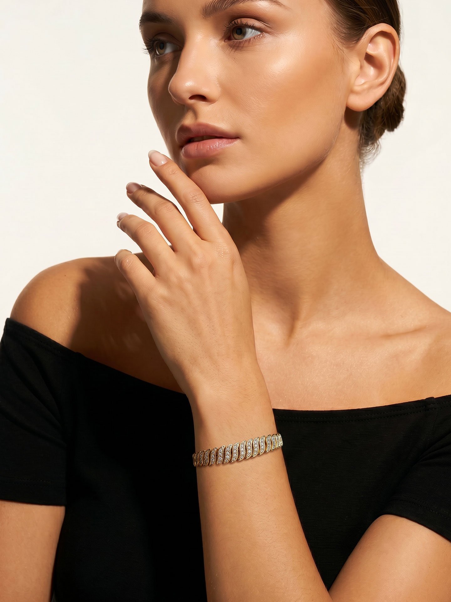Luxury 18K Gold Plated Link Bracelet – Elegant Curved Chain Design