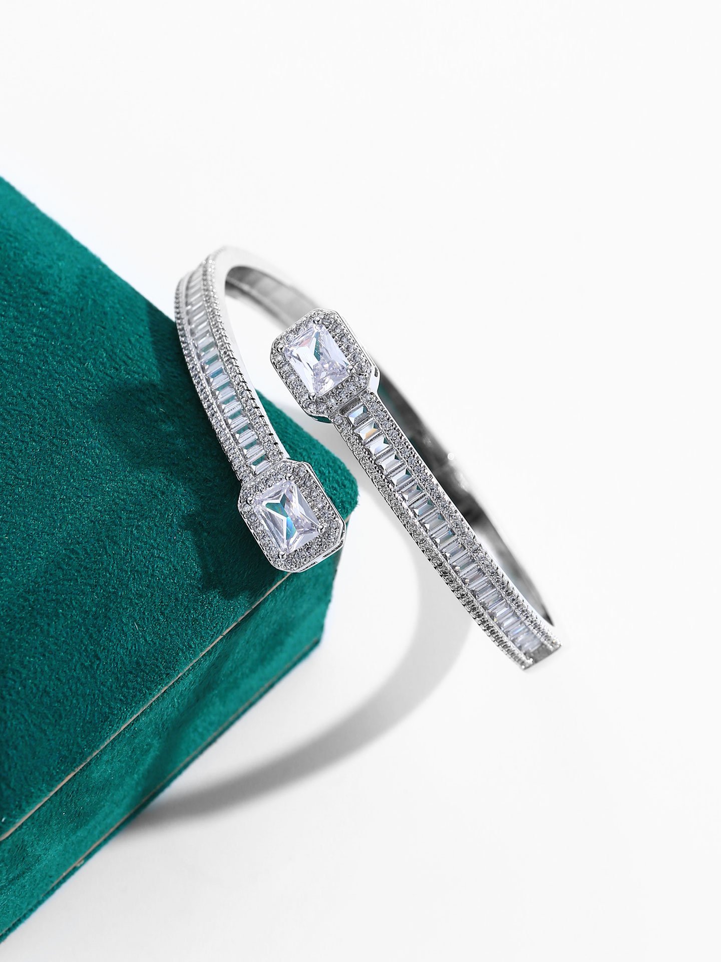 Luxury White Gold Plated Brass Open Cuff Bracelet for Women with Full Pavé Zircon Stones and Adjustable Design - Image 4