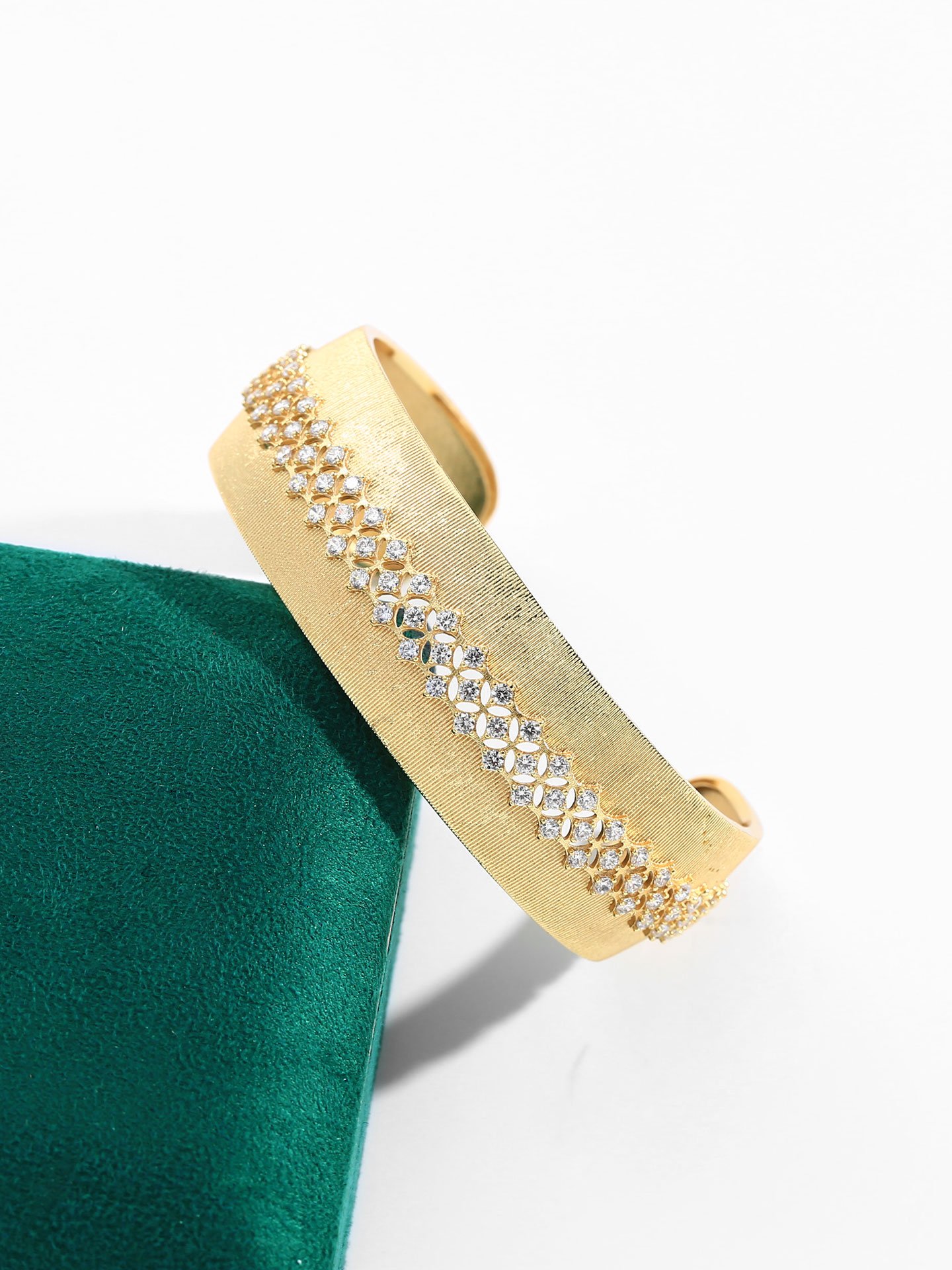 **Luxury 18K Gold Plated Brass Open Cuff Bracelet for Women with Sparkling Zircon Stones and Elegant Party Design** - Image 5