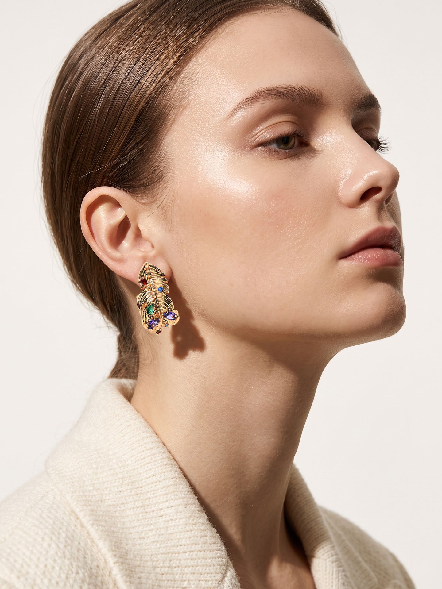 Elegant 18K Gold Plated Brass Feather Hoop Earrings for Women with Sparkling Zircon Stones and Customizable Party Design - Image 1